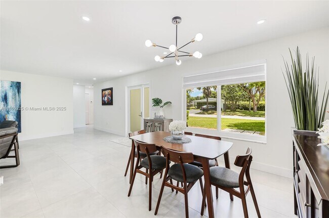 Building Photo - 17460 SW 85th Ave