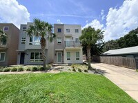 Building Photo - Midtown Luxury Living! Walk to Restaurants, Coffee, Shops & More