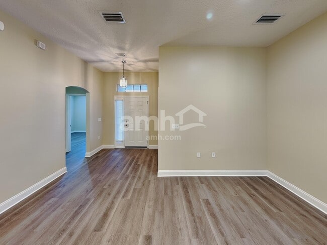 Building Photo - 12052 Hayden Lakes Cir