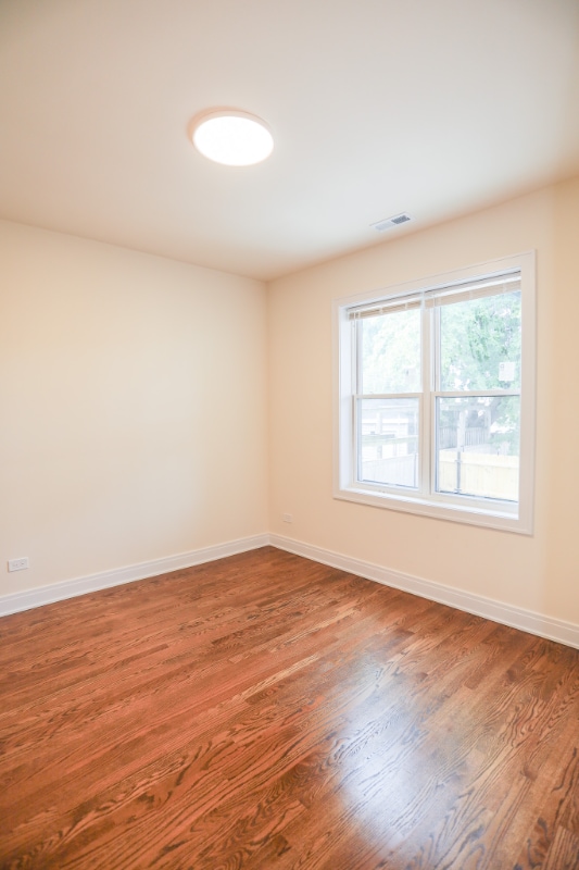 Building Photo - 2342 N Lawndale Ave