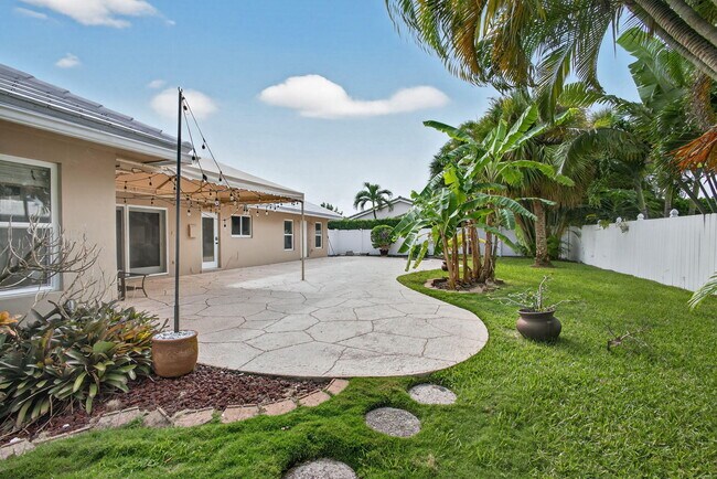Building Photo - 1206 Dolphin Rd