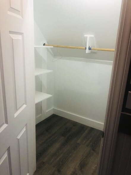 walkin closet - 6 Cardinal Rd