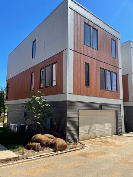 Garage Entrance - 110 Oceola Ave