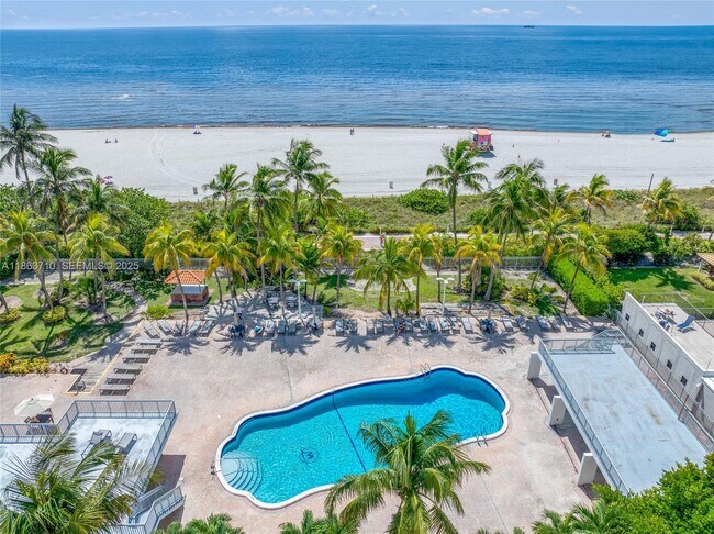 Building Photo - 2655 Collins Ave