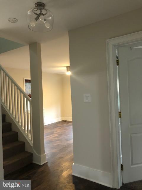 Building Photo - 920 Collings Ave