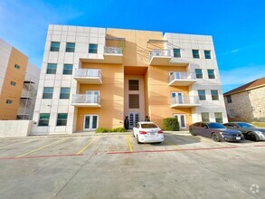 Building Photo - 502 Shiloh Dr