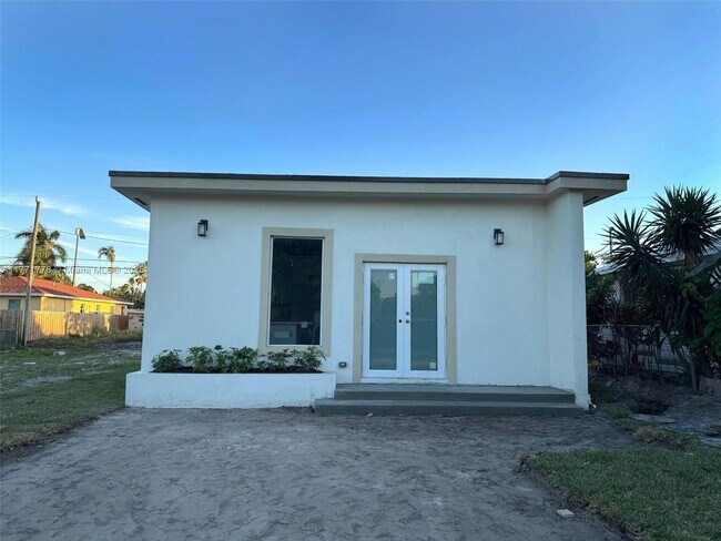 Primary Photo - 1100 Highview Rd