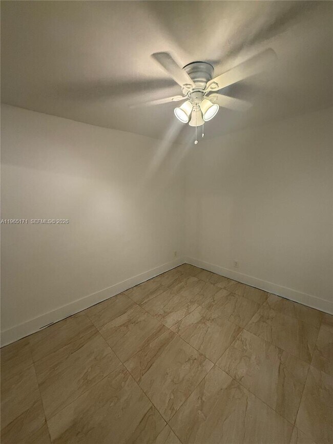 Building Photo - 3413 NW 9th Ct