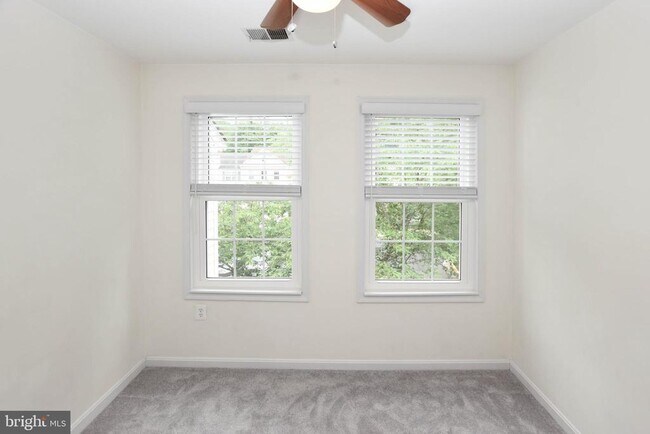 Building Photo - 5843 Wye Oak Commons Ct