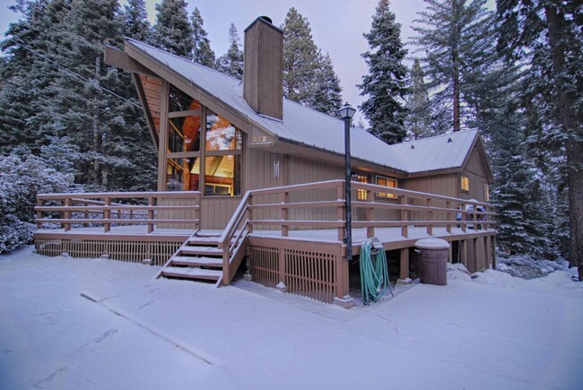 Building Photo - SKI LEASE "Rim Drive Lookout"