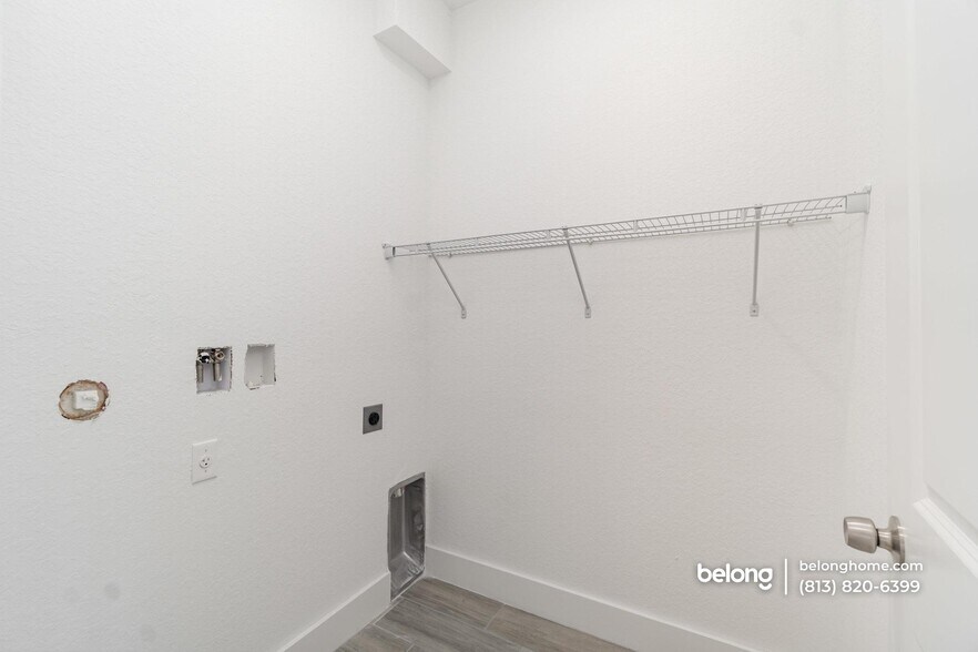 Building Photo - 15633 Lakeland Cir