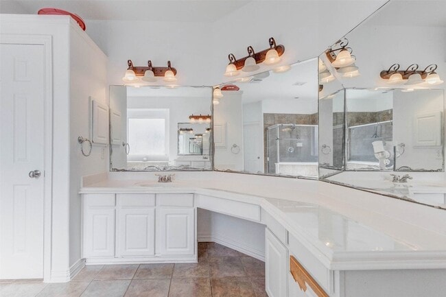 Building Photo - 26511 Cresent Cove Ln