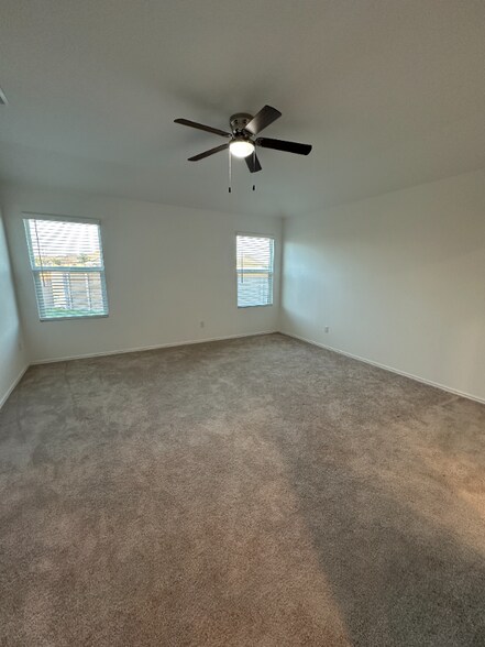 Building Photo - 614 Waterway Ave