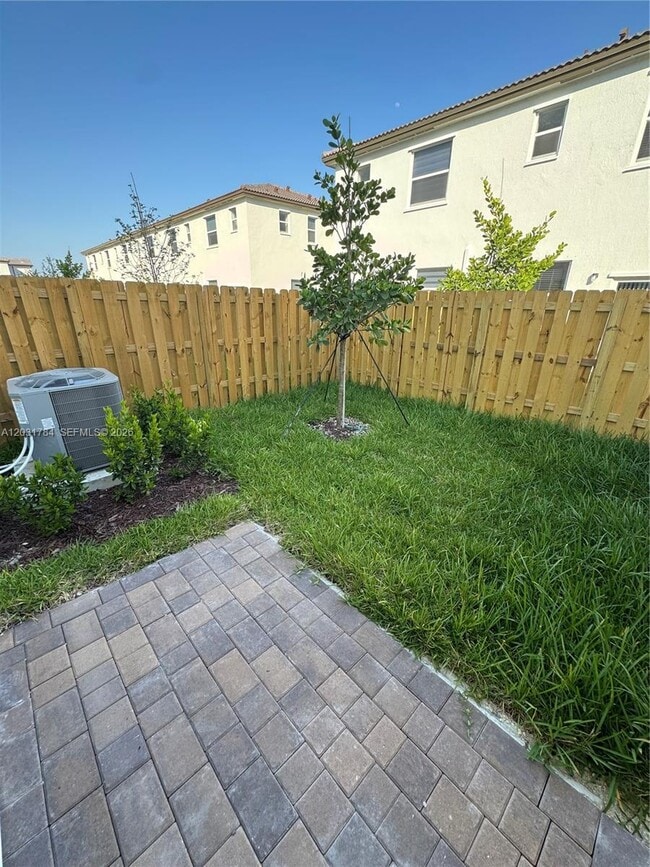 Building Photo - 2655 SE 28th Dr