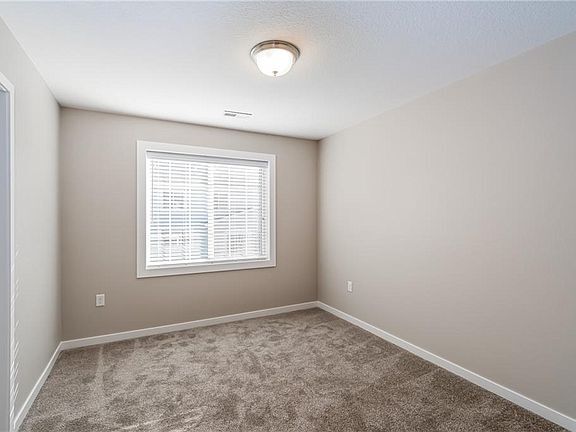Building Photo - 9611 Turnpoint Dr