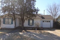 Building Photo - 3517 27th St