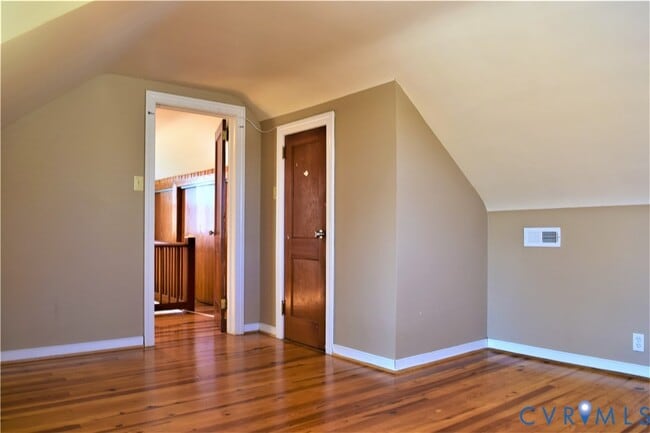 Building Photo - 2922 Ruthland Rd