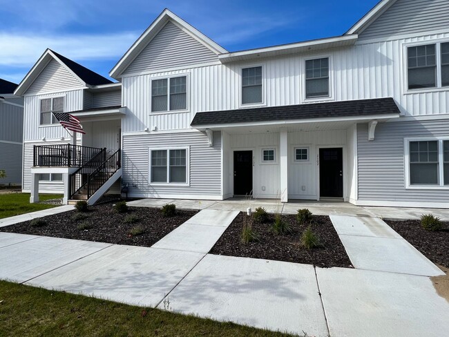 Primary Photo - 4 Bed 2.5 Bath Townhome
