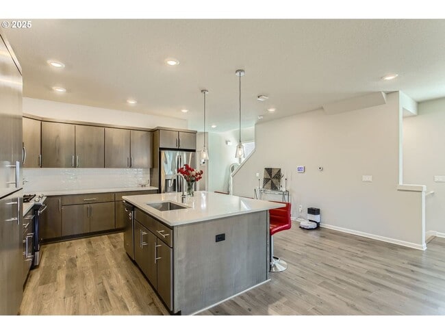 Building Photo - Modern Comfort in Happy Valley – 3BD/2.5BA...