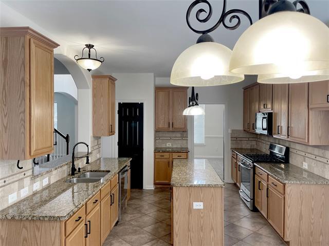Building Photo - 7850 Greenvalley Ln
