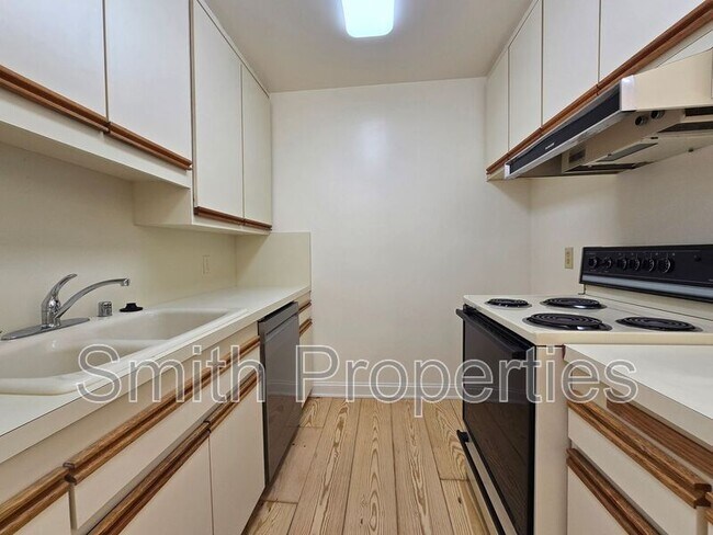 Building Photo - 3604 W Estates Ln