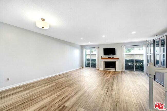 Building Photo - 4415 Saugus Ave