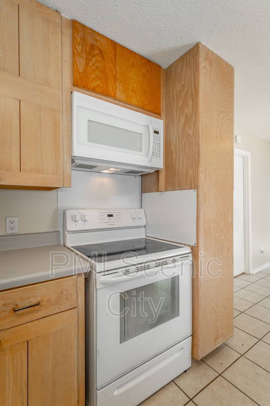 Building Photo - 1602 Rustic Homes Ln
