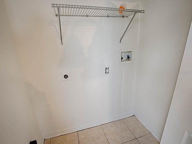 Building Photo - 2139 Sandridge Cir