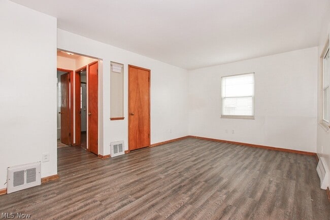 Building Photo - 15305 Rockside Rd