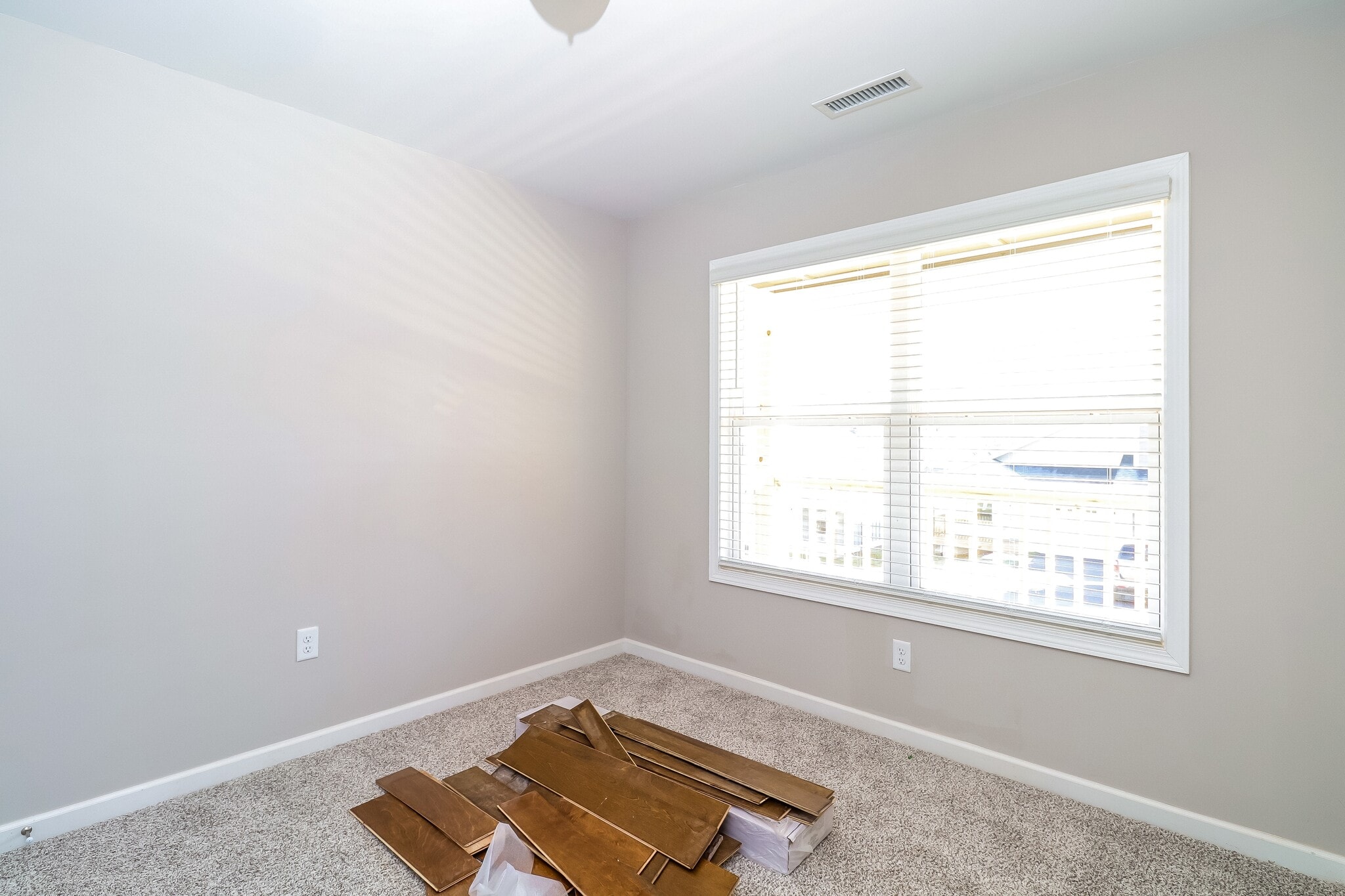 Building Photo - 404 Little Sycamore Ln