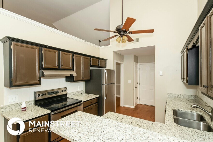 Building Photo - 507 Baronne St