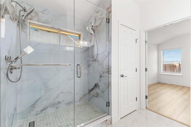 Building Photo - 1508 Lochaline Loop