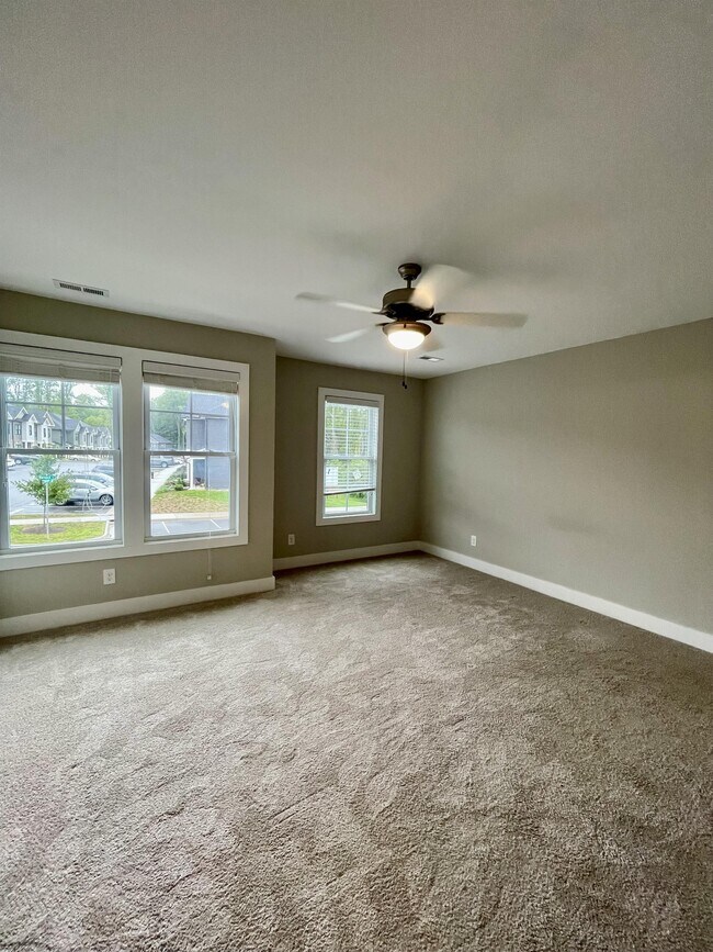 Building Photo - 93 Warwick Dr