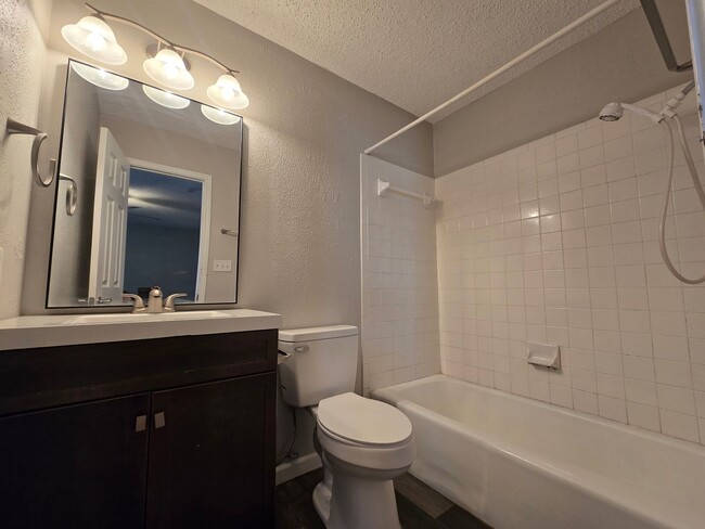 Building Photo - 8810 Springmail Cir