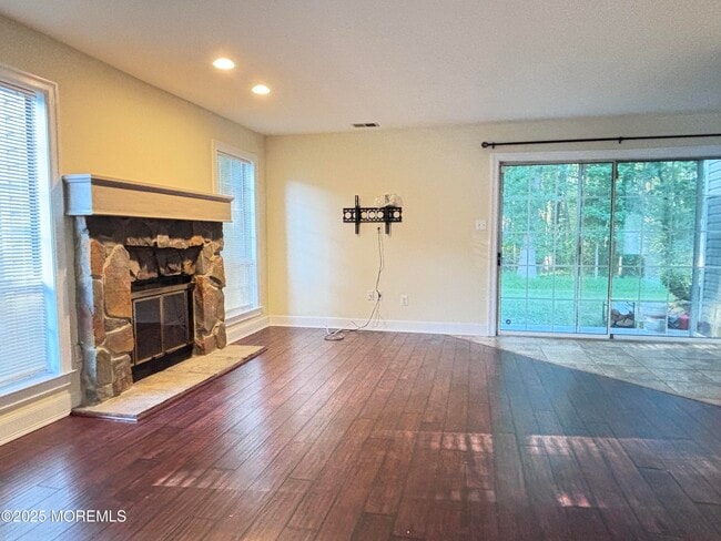 Building Photo - 258 Teasdale Pl