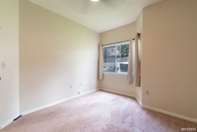 Building Photo - 2 Bd 1 bath 2 Pkg - Mililani Mauka - 95-10...