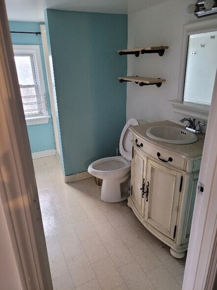 Building Photo - 6 Wachusett St