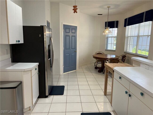 Building Photo - 2081 Crestview Way