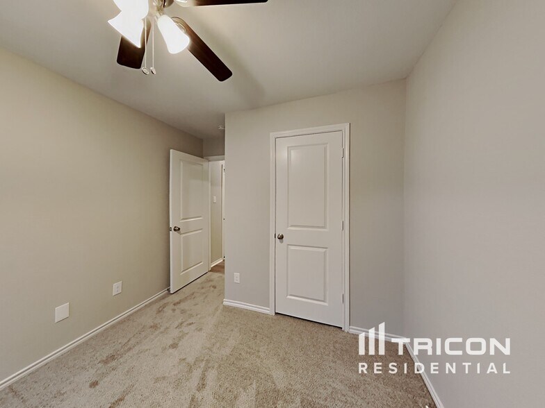 Building Photo - 2706 Darner Ct