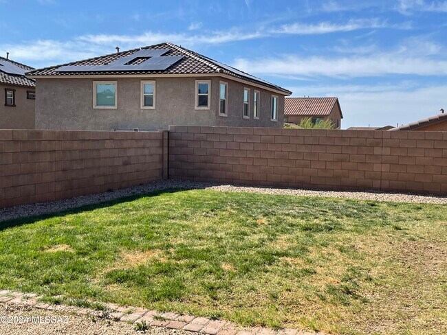 Building Photo - 17292 S Nicholas Falls Dr