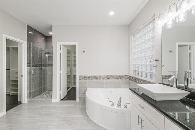 Building Photo - 5506 Langhorne Ct