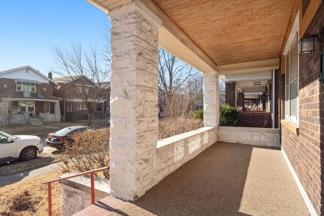 Building Photo - 4955 Tholozan Ave