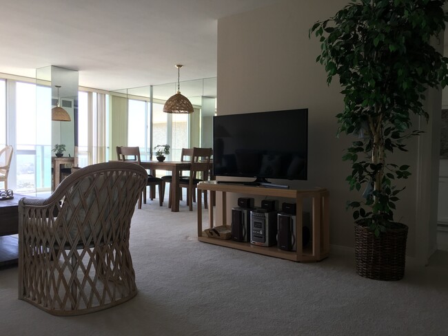 Building Photo - Coronado Shores, Furnished 1Bd/1.5Ba