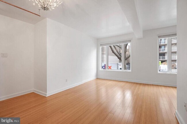 Building Photo - 2639 15th St NW