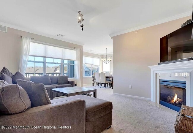 Building Photo - 631 Sloan Ct