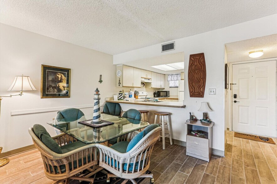 Building Photo - 4250 A1A S