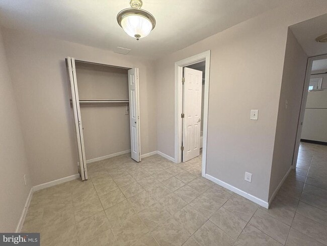 Building Photo - 7653 Stana Ct