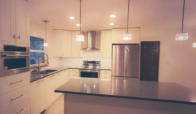 Building Photo - 1096 Gran Paseo Dr