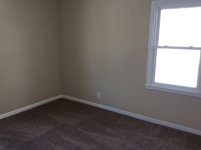 Building Photo - Indianapolis West side - 4 BR home
