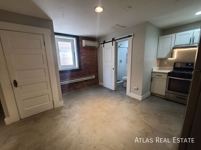 Building Photo - 1066 N Clarkson St